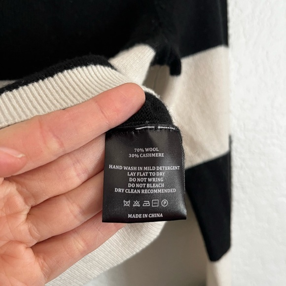 Cynthia Rowley NWT Cashmere Wool Cropped Long Sleeve Sweater Black Cream XS - Picture 6 of 7